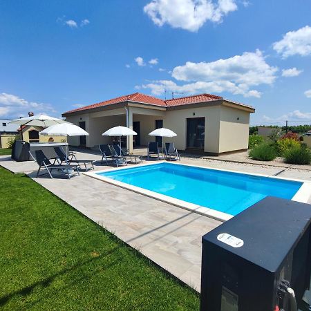 Villa Mattina, With Heated Pool And Jacuzzi بريفلاكا المظهر الخارجي الصورة