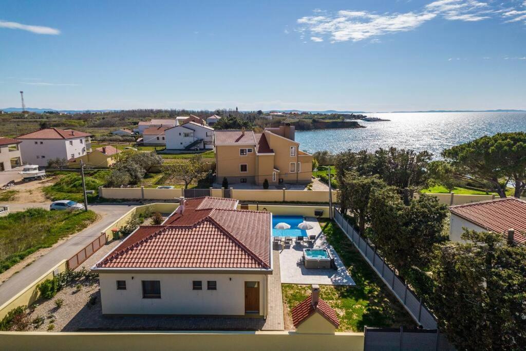 Villa Mattina, With Heated Pool And Jacuzzi بريفلاكا المظهر الخارجي الصورة