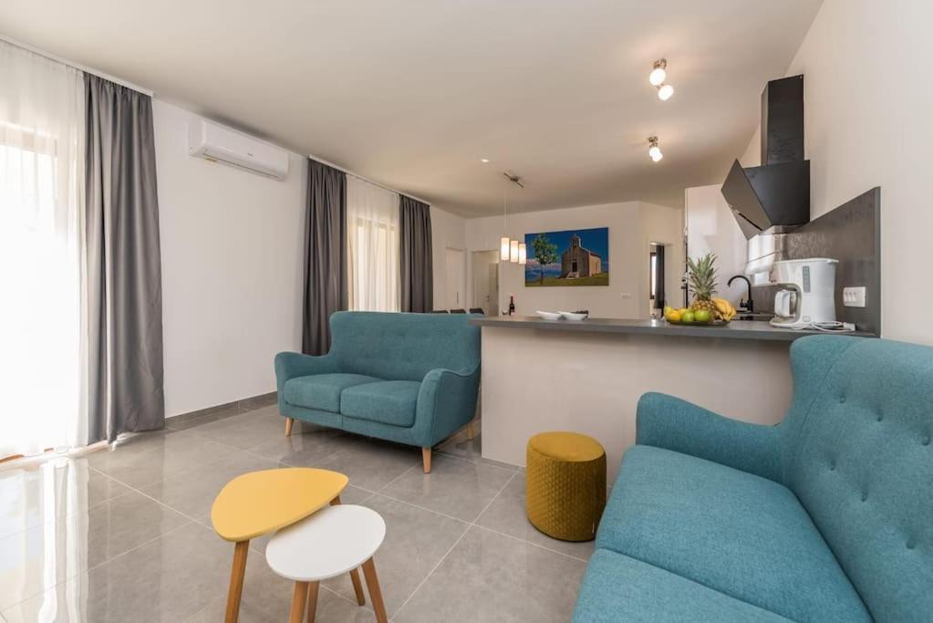 Villa Mattina, With Heated Pool And Jacuzzi بريفلاكا المظهر الخارجي الصورة